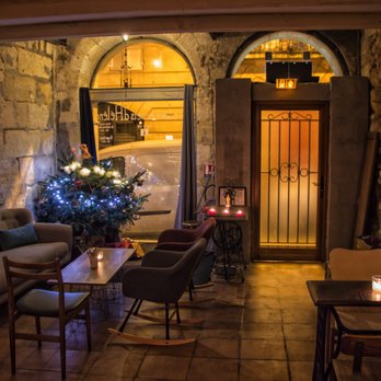 Les Doux Secrets d'Hélène - Wine Bars Near Me - Bordeaux, 33 Les Doux Secrets d'Hélène - Wine Bars Near Me - Bordeaux, 33
