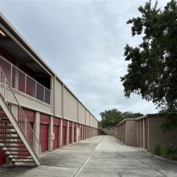 Trunk Space Storage - Trunk Space Storage Tampa exterior view - Self Storage Near Me - Tampa, Florida Trunk Space Storage - Trunk Space Storage Tampa exterior view - Self Storage Near Me - Tampa, Florida