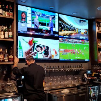 The Hub Eats & Drinks - The Bar - American Near Me - Sacramento, California
