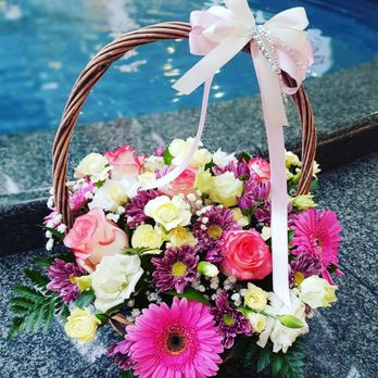 Belles Fleurs - Colourfull basket arrangement - Florists Near Me - Dublin, D Belles Fleurs - Colourfull basket arrangement - Florists Near Me - Dublin, D