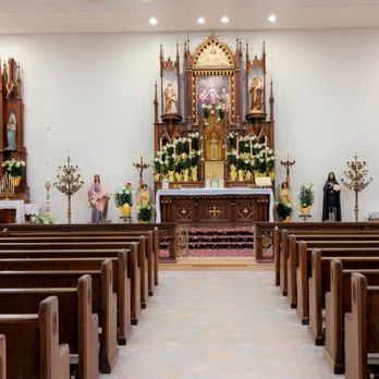 St Pius V Traditional Catholic School - The Altar and Chapel decorated for Easter Sunday Mass. - Education Near Me - Melville, New York St Pius V Traditional Catholic School - The Altar and Chapel decorated for Easter Sunday Mass. - Education Near Me - Melville, New York