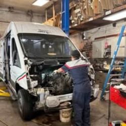 Master Auto Glass & Repair