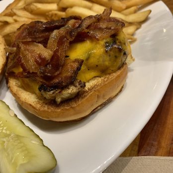 Crooked Hammock Brewery - Chicken sandwich with bacon- bleh - New American Near Me - Lewes, Delaware Crooked Hammock Brewery - Chicken sandwich with bacon- bleh - New American Near Me - Lewes, Delaware