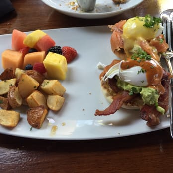 The Raymond 1886 - Eggs benedict salmon and avocado - New American Near Me - Pasadena, California The Raymond 1886 - Eggs benedict salmon and avocado - New American Near Me - Pasadena, California