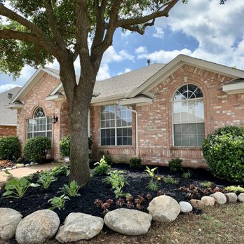 RC Landscape - Giant Colorado River rocks as edging for flower bed - Landscaping Near Me - Allen, Texas RC Landscape - Giant Colorado River rocks as edging for flower bed - Landscaping Near Me - Allen, Texas