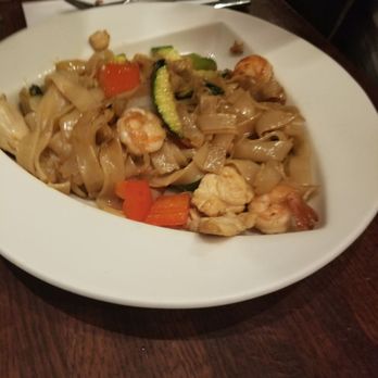 Cafe Equator - Drunken Noodles - Thai Near Me - Metairie, Louisiana Cafe Equator - Drunken Noodles - Thai Near Me - Metairie, Louisiana
