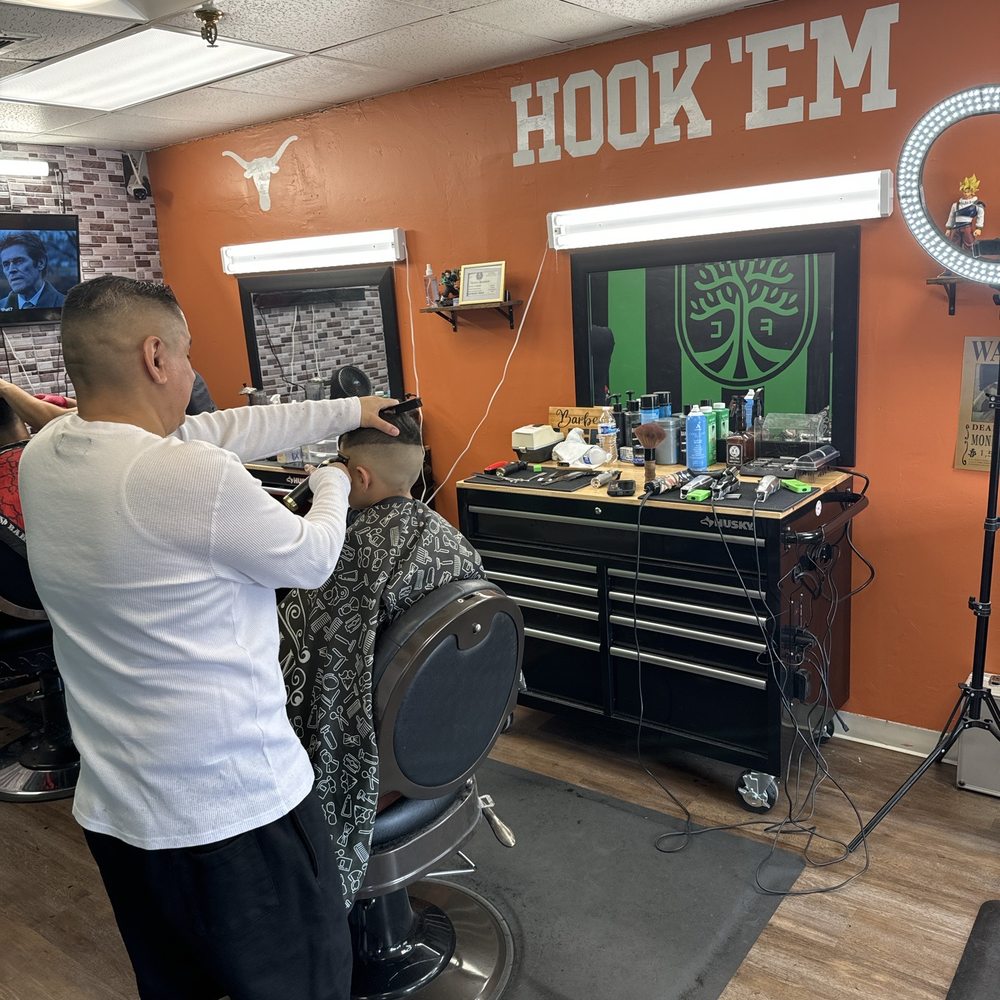 Oak hill barber - My boys hate haircuts but love walking out looking nice! - Barbers Near Me - Austin , Texas Oak hill barber - My boys hate haircuts but love walking out looking nice! - Barbers Near Me - Austin , Texas