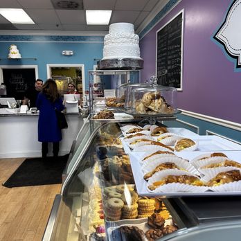 Cake Diva - Raynham - a display of cakes and pastries - Desserts Near Me - Raynham, Massachusetts Cake Diva - Raynham - a display of cakes and pastries - Desserts Near Me - Raynham, Massachusetts