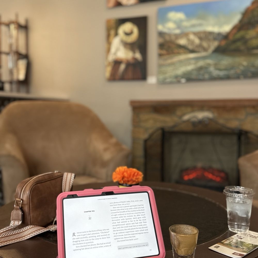 La Finca Coffee Shop - Cozy reading environment - Coffee & Tea Near Me - St Louis, Missouri