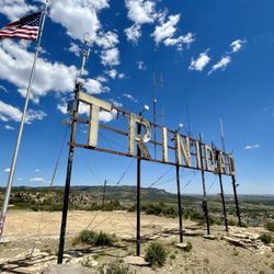 Simpson's Rest - This landmark Trinidad Sign and American flag is a great introduction into Simpson's Rest observation point.
