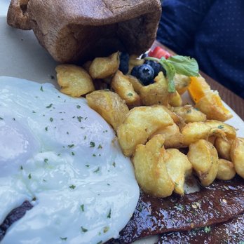 Surisan - Millionaire's bacon with egg and potatoes with bread - Korean Near Me - San Francisco, California Surisan - Millionaire's bacon with egg and potatoes with bread - Korean Near Me - San Francisco, California
