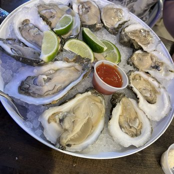 Deckhand Oyster Bar - Seafood Near Me - Austin, Texas