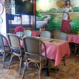 Beautiful wall art in dining area. Incredibly clean like nothing I've seen before! Beautiful wall art in dining area. Incredibly clean like nothing I've seen before!