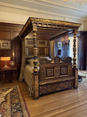 Casa Loma by null