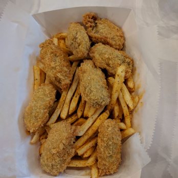 Cap't Loui - Oyster basket. - Cajun/Creole Near Me - Duluth, Georgia