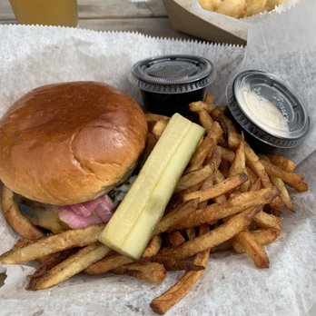 Alulu Brewpub - Burger and fries - New American Near Me - Chicago, Illinois Alulu Brewpub - Burger and fries - New American Near Me - Chicago, Illinois