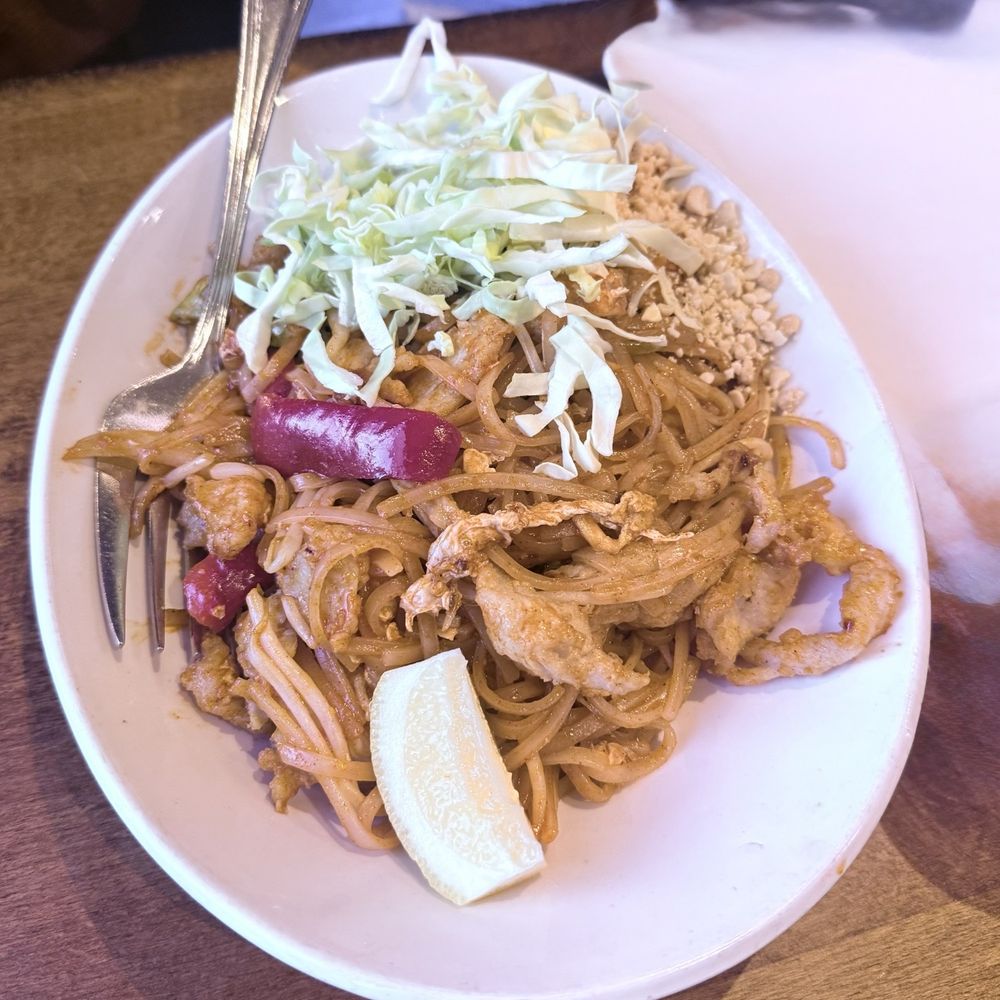 My Burma - Chicken Pad Thai - Burmese Near Me - Davis, California My Burma - Chicken Pad Thai - Burmese Near Me - Davis, California