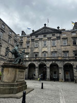 Edinburgh City Chambers by null