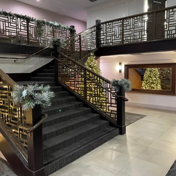 Best Western Plus Hilltop Inn - Hotels Near Me - Redding, California