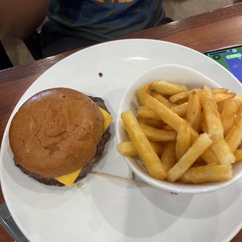 Broken Yolk Cafe - Kids Cheeseburger - Breakfast & Brunch Near Me - La Quinta, California Broken Yolk Cafe - Kids Cheeseburger - Breakfast & Brunch Near Me - La Quinta, California