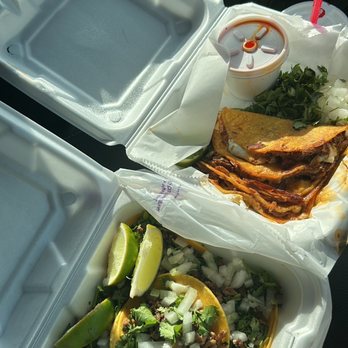 Los Tacos Famous Takeria - Food Trucks Near Me - Houston, Texas Los Tacos Famous Takeria - Food Trucks Near Me - Houston, Texas