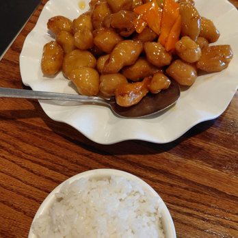 Chengdu - Sweet and sour chicken with white rice. - Chinese Near Me - Tulsa, Oklahoma