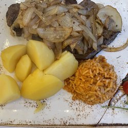 Restaurant Dubrovnik, - Gegrillte Rinderleber mit Röstzwiebeln Djuwetschreis / Grilled beef liver with fried onions and rice
