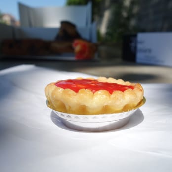Tixier - Praline tartelette - Bakeries Near Me - Lyon, 69