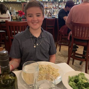 Uncle Giuseppe's Lil Bit A Brooklyn - Fettuccine Alfredo - Pizza Near Me - Stuart, Florida