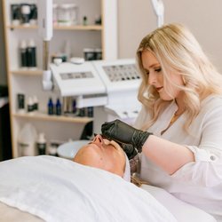 Libelle Beech Salon
