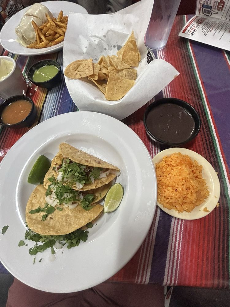 Pachecos Authentico Tortilleria & Grill