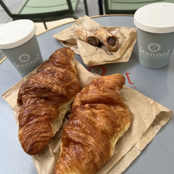 Boulangerie Jeannot - Croissants, cannolis and cappuccinos - Bakeries Near Me - Nice, 06