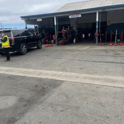 Calderon's Tire Auto Service - Front shop