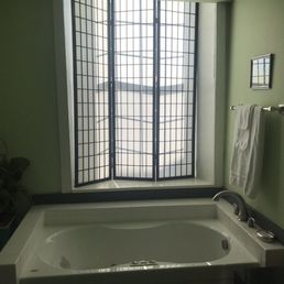 Suite has a shower and jacuzzi tub! Suite has a shower and jacuzzi tub!