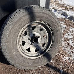 Fox Ridge Trailer Repair - Broken hub, before repair
