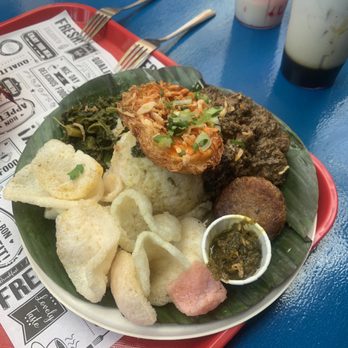 Fikscue Craft BBQ - Rendang Plate (smoked brisket in coconut milk, fried egg, rice, kale curry, shrimp chips, and sambal) - Barbeque Near Me - Alameda, California