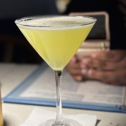 Theos Estiatorio - Lemon martini