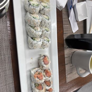 Wicker Park Sushi - California roll and spicy tuna roll - Sushi Bars Near Me - Chicago, Illinois