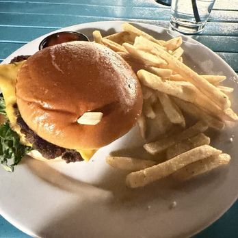 The Rooftop Lounge - Lounges Near Me - Laguna Beach, California