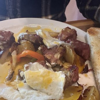 Nye Beach Cafe - Corned beef hash - Cafes Near Me - Newport, Oregon