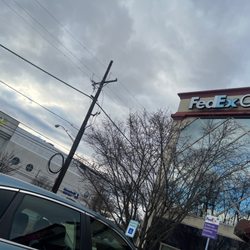 FedEx Office Print & Ship Center - Fed Ex off Rockville Pike across from Marlo