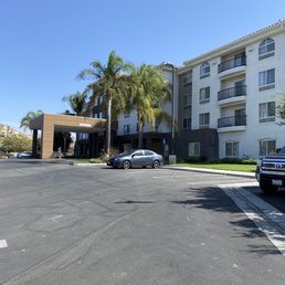Front of Simi Valley Courtyard by Marriott. Front of Simi Valley Courtyard by Marriott.