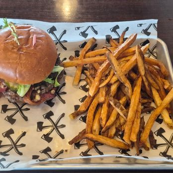 Three Notch'd Brewing - Honey badger burger - Brewpubs Near Me - Columbia, South Carolina Three Notch'd Brewing - Honey badger burger - Brewpubs Near Me - Columbia, South Carolina