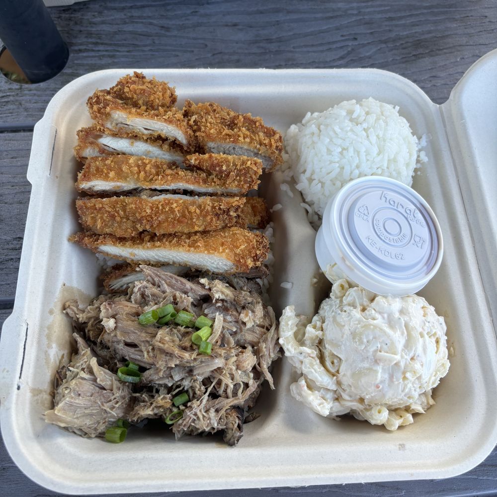 Kilo's Kitchen - Mixed plate - Food Trucks Near Me - Hana, Hawaii