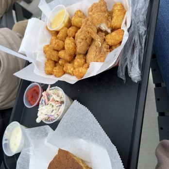 Stone Silo Brewing - a tray of fried chicken and a basket of coleslaw - Brewpubs Near Me - Damascus, Maryland