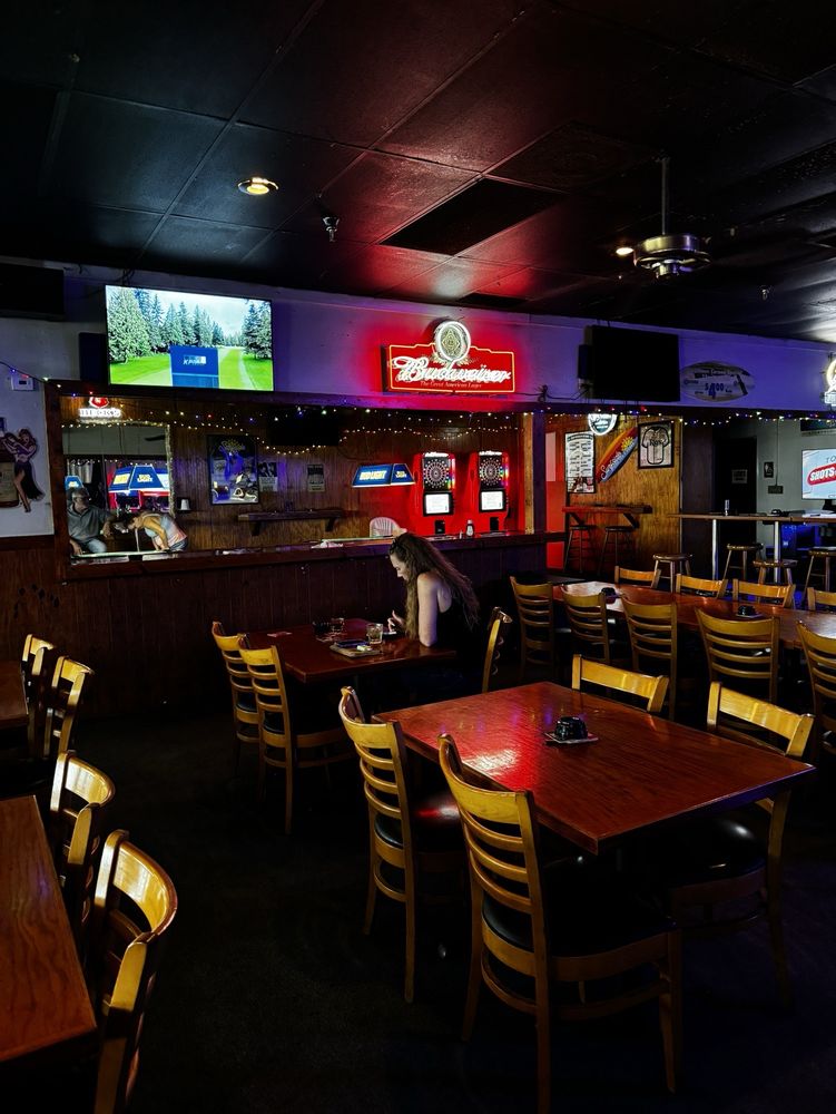 THE SPORTS BAR & GRILL Updated September 2024 14 Photos & 18
