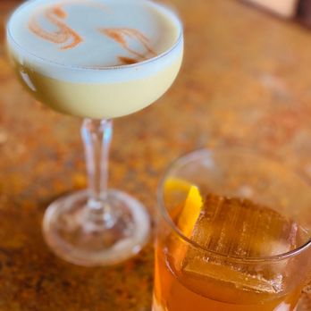 Miners Saloon - Nautilus Old Fashion and Whiskey Sour - Cocktail Bars Near Me - Golden, Colorado