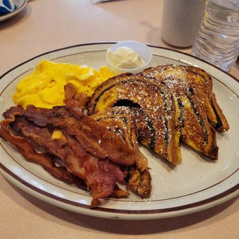 Lancers Restaurant - Extraordinary French toast - New American Near Me - Burbank, California Lancers Restaurant - Extraordinary French toast - New American Near Me - Burbank, California