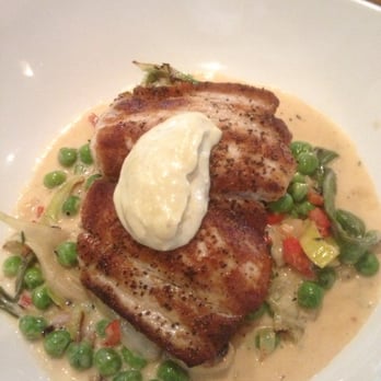 Max's Trumbull Kitchen - Mahi Mahi - New American Near Me - Hartford, Connecticut