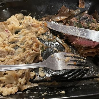 Applebee's Grill + Bar - Bourbon Street Steak* Sizzling Skillet--Carry out - American Near Me - Puyallup, Washington